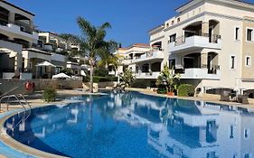 Eleona'S Royal Gardens By Yiota - Luxury 2 Bed Apartment In Exclusive Complex